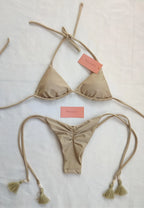 bikini almendras Dorado