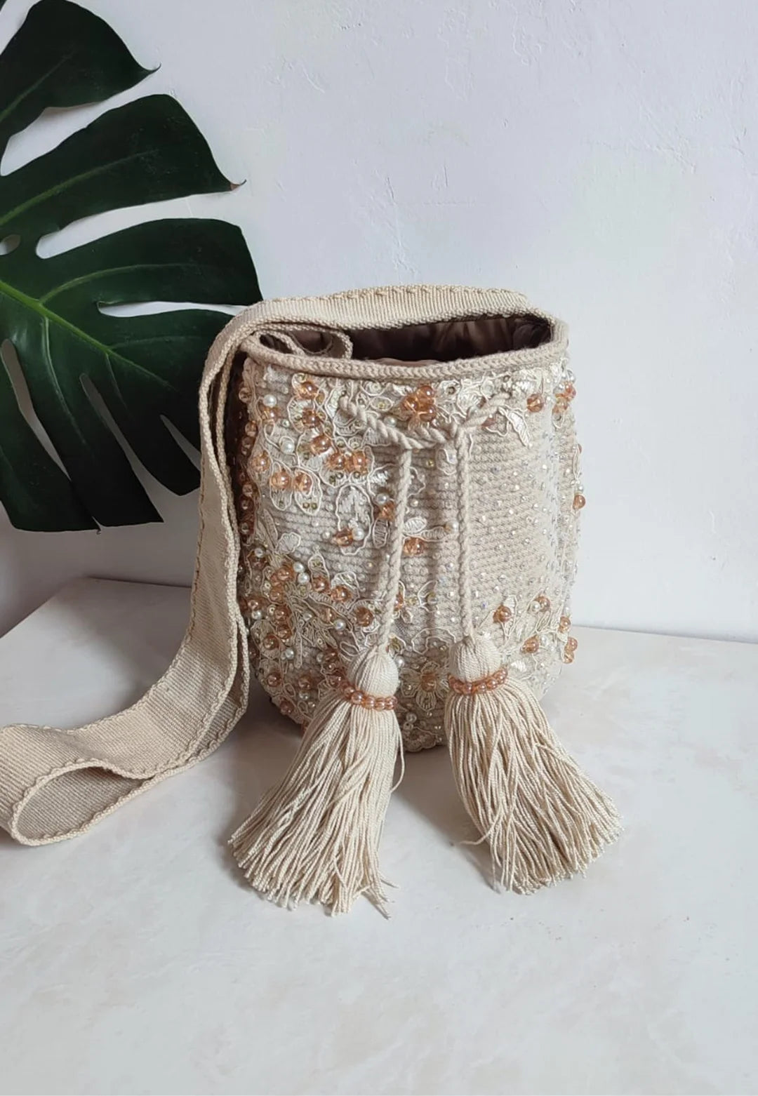 mochila recamada medium Beige