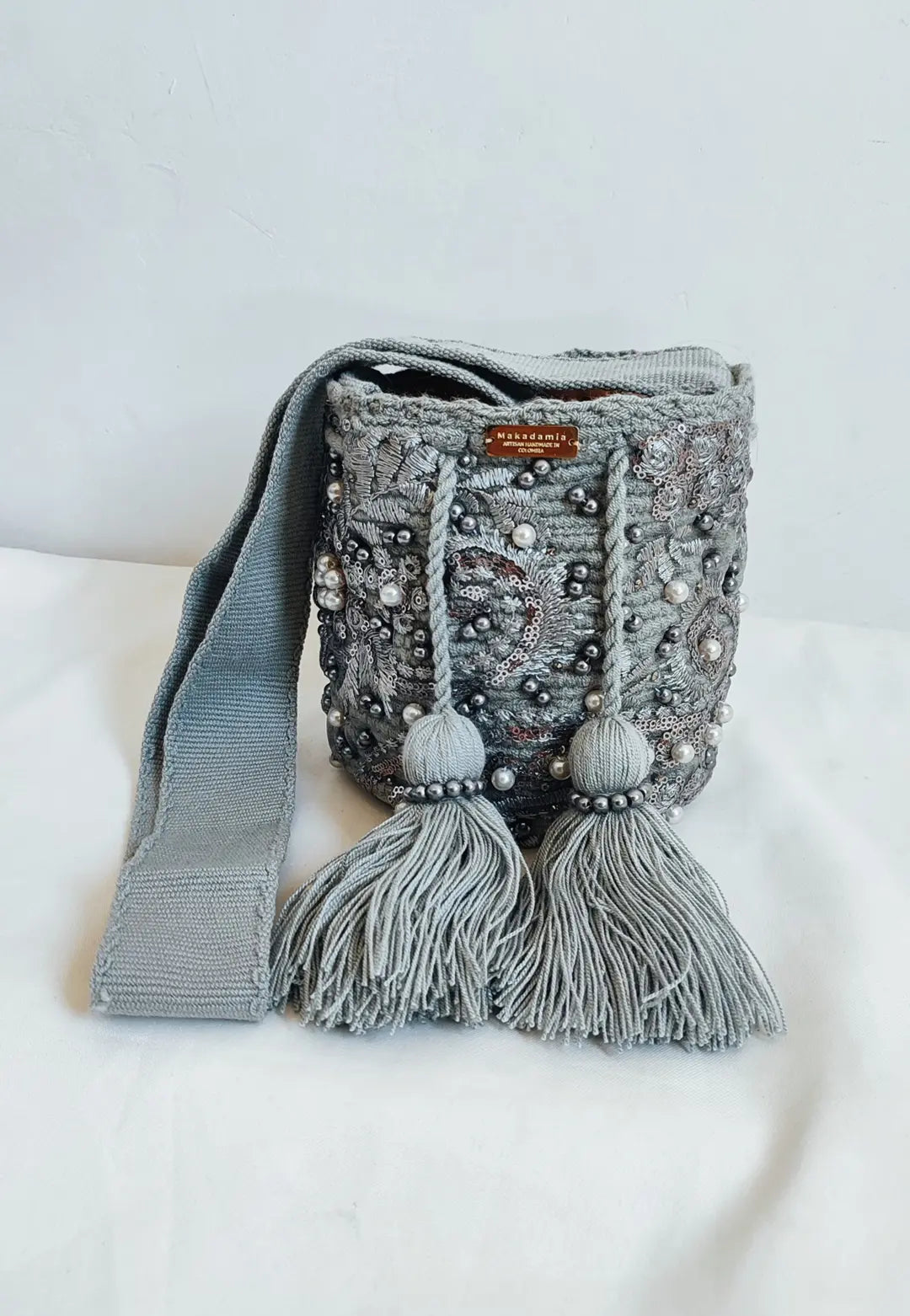 mochila recamada small Gris
